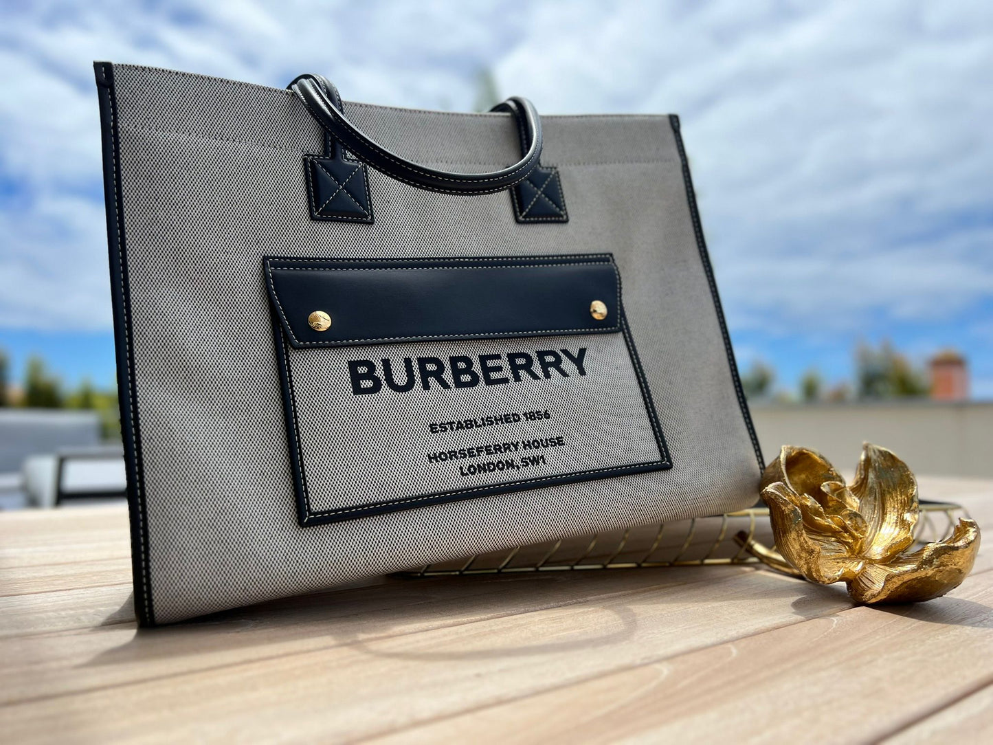 BurberryMedium Freya leather & canvas tote bag - Cinza