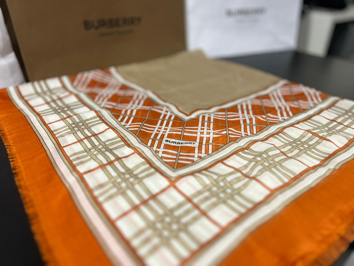 Burberry Lenço de Seda - Twilly Laranja